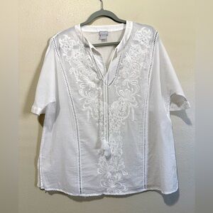 Chico's white embroidered eyelet blouse Size 1 Shirt 100% Cotton Feminine Boho